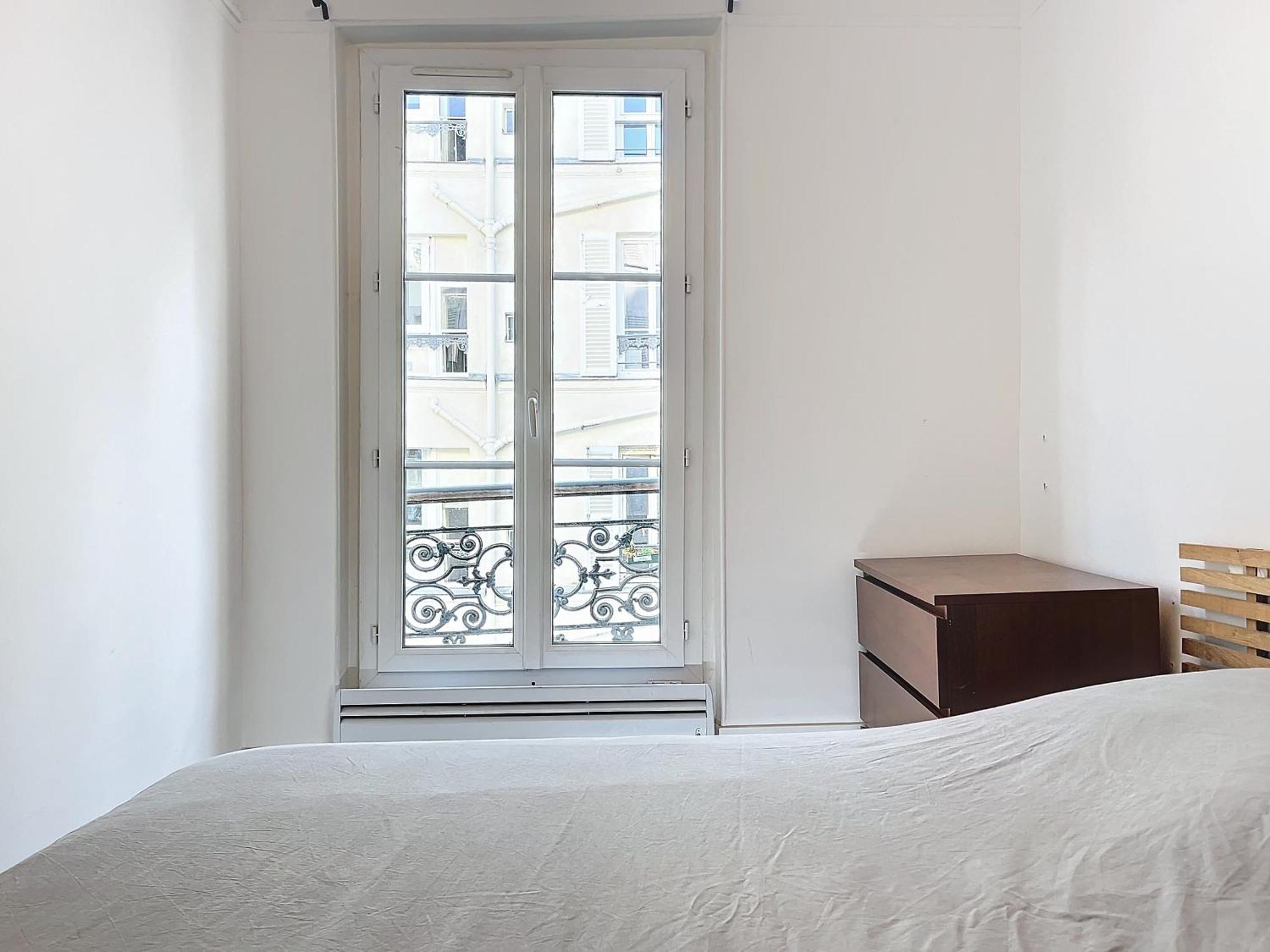 2 Pieces Lumineux Au Calme - Au Coeur Du 17eme - Les Freres De La Loc' Appartement Parijs