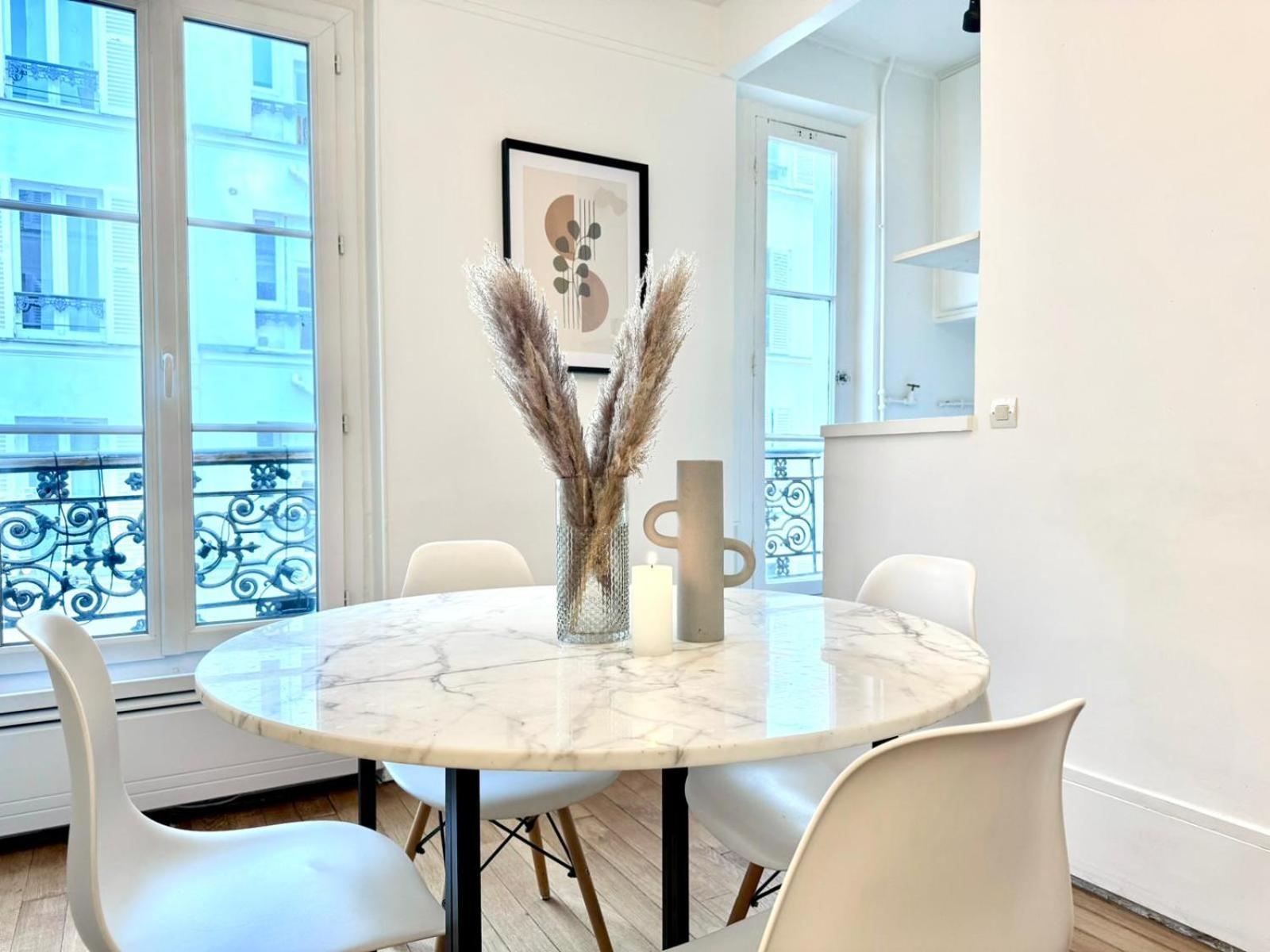 Appartement 2 Pieces Lumineux Au Calme - Au Coeur Du 17eme - Les Freres De La Loc' *